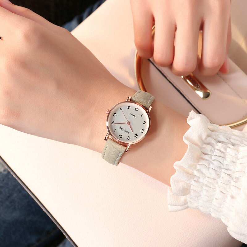 Women Watches Simple Vintage Small Dial Watch Sweet Leather Strap Outdoor Sports Wrist Clock Gift